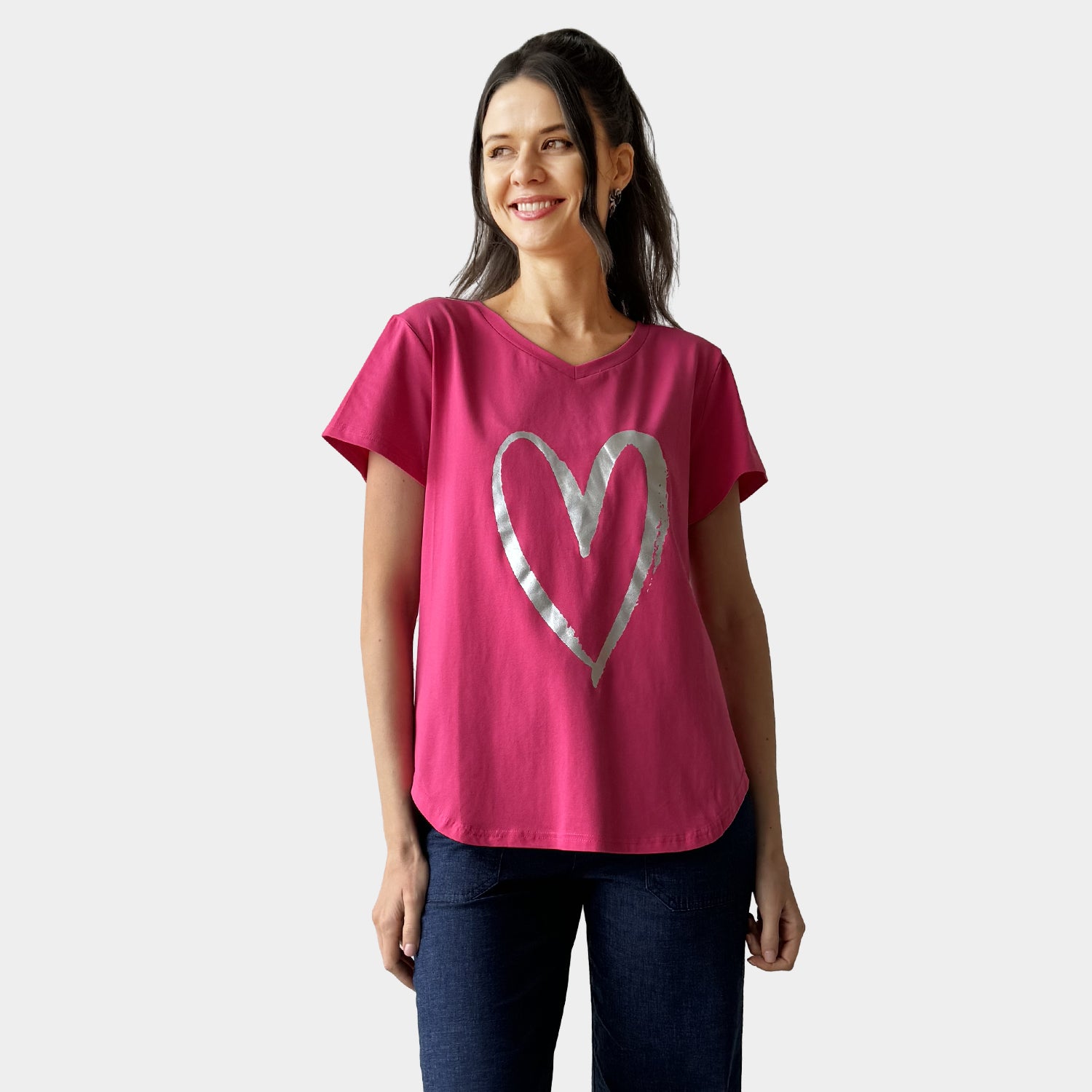 AM022202 LOVE HEART PRINT V NECK TEE