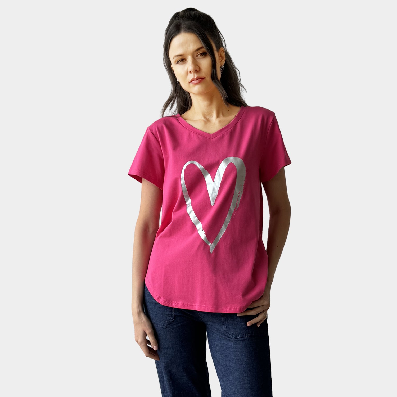 AM022202 LOVE HEART PRINT V NECK TEE