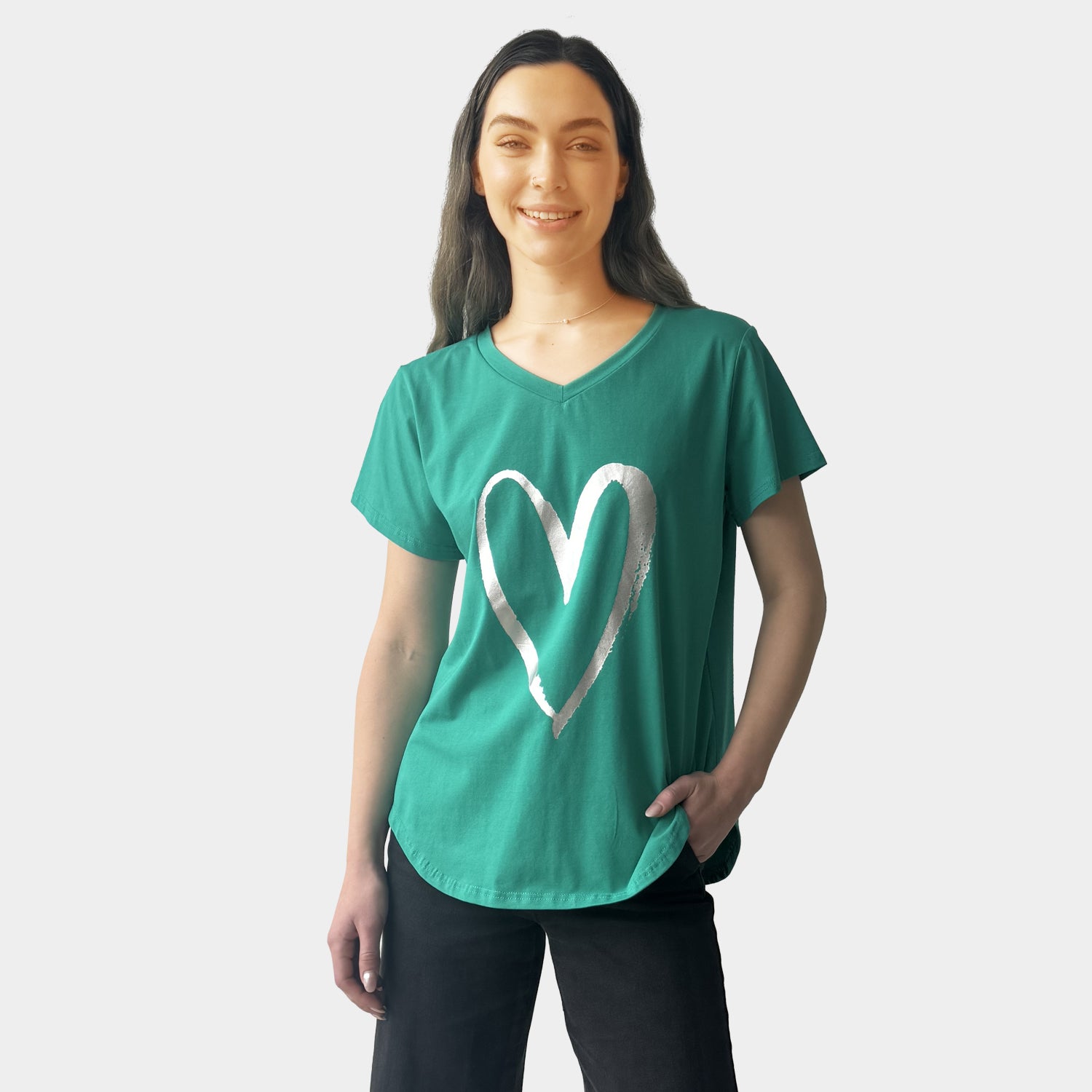 AM022202 LOVE HEART PRINT V NECK TEE