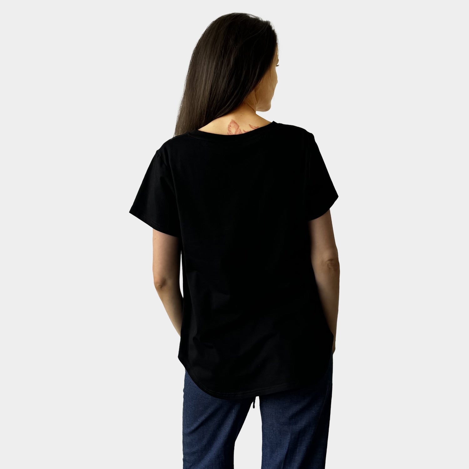 AM24057 V - NECK TEE