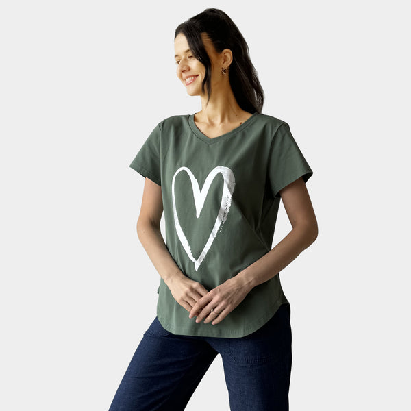 AM022202 LOVE HEART PRINT V NECK TEE