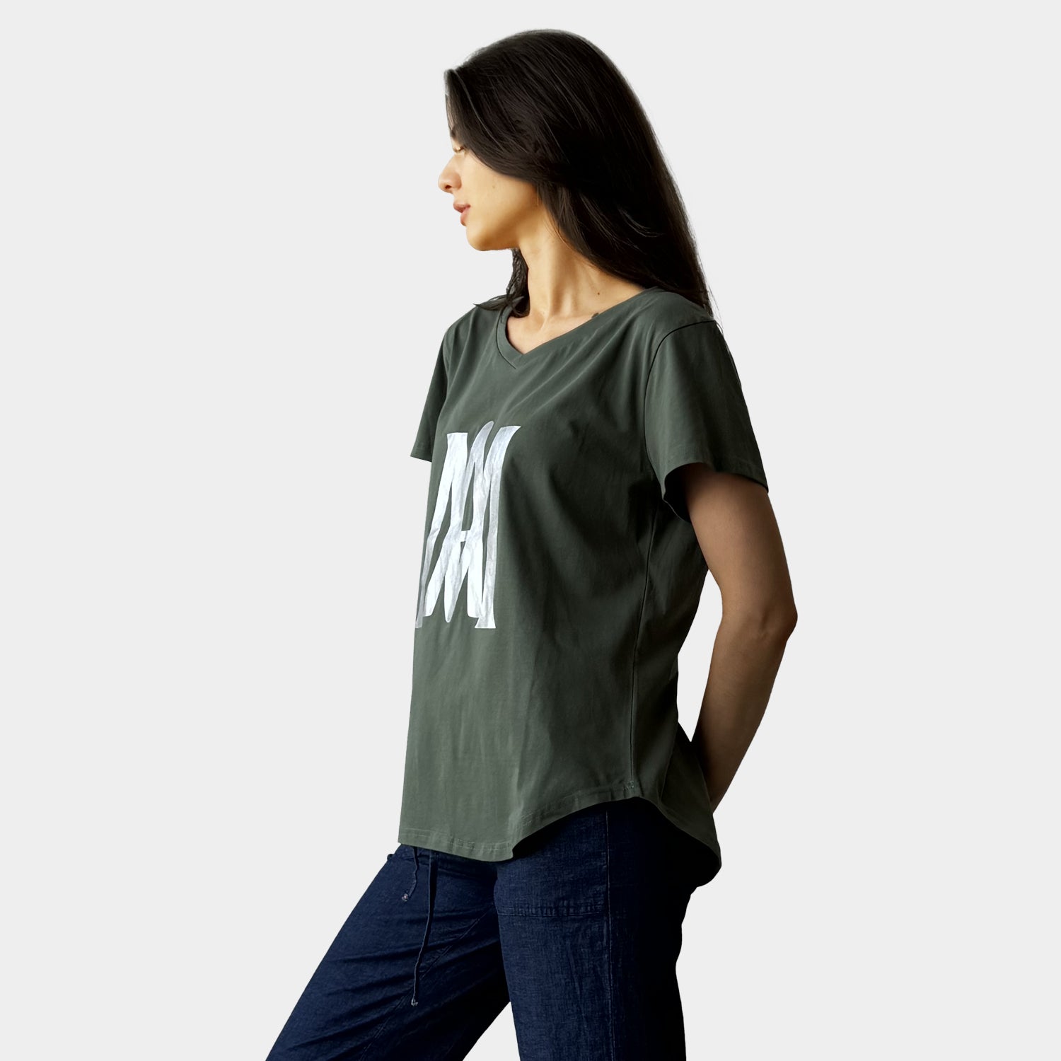 AM24057 V - NECK TEE