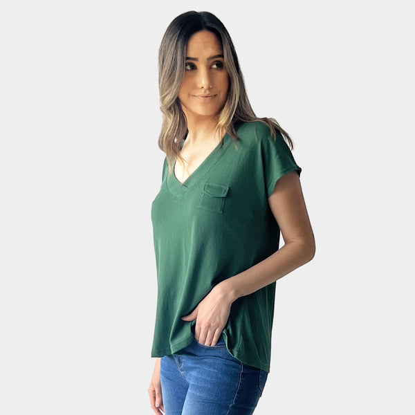 AM023019 V NECK TEE