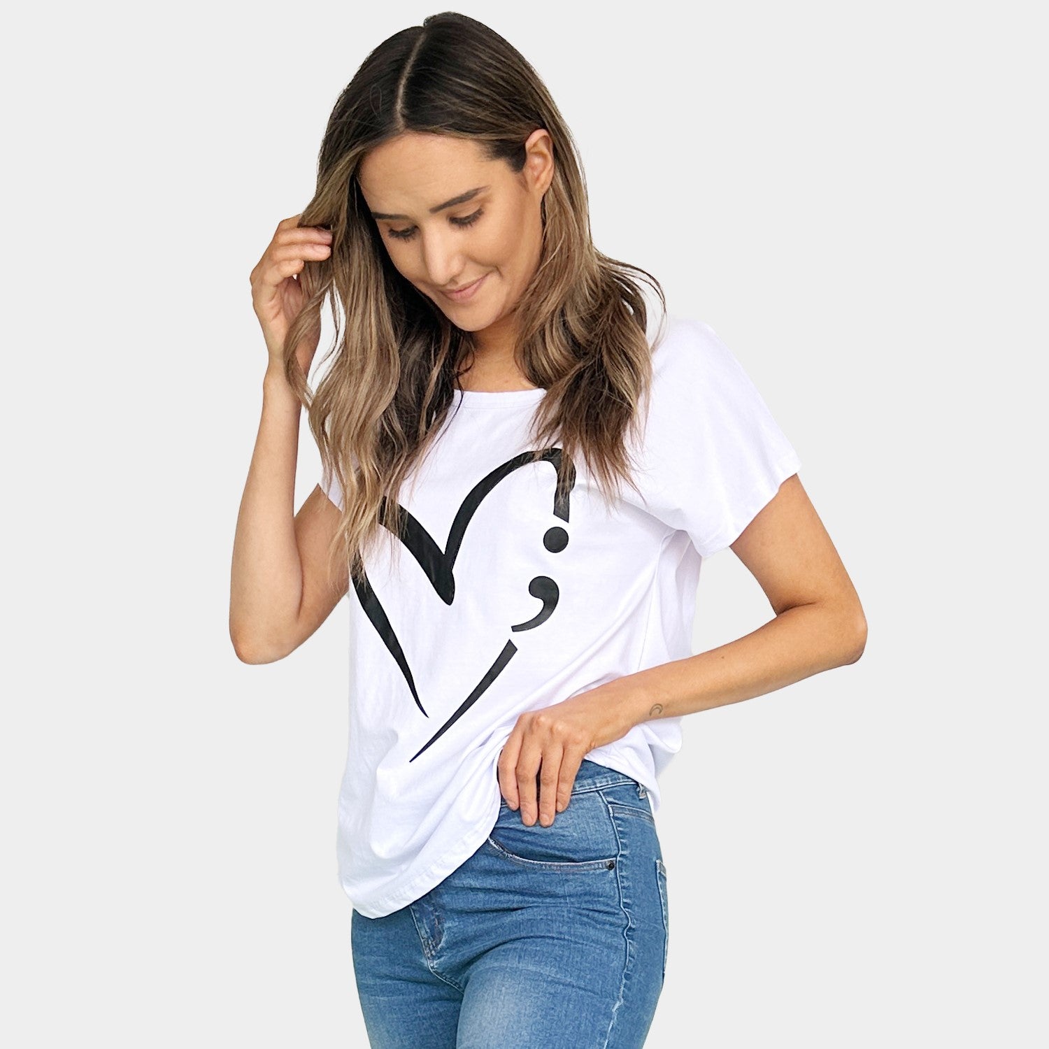 AM022200 IRREGULAR HEART TEE